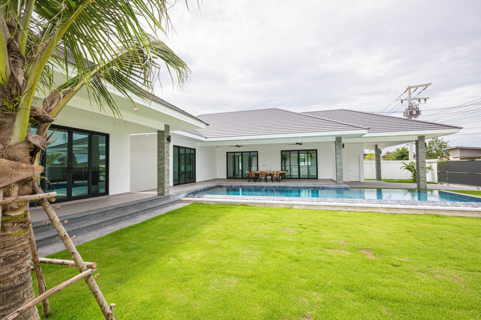 Highland Villa image